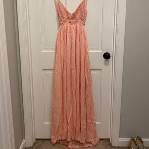 Size medium maternity dress. Never worn